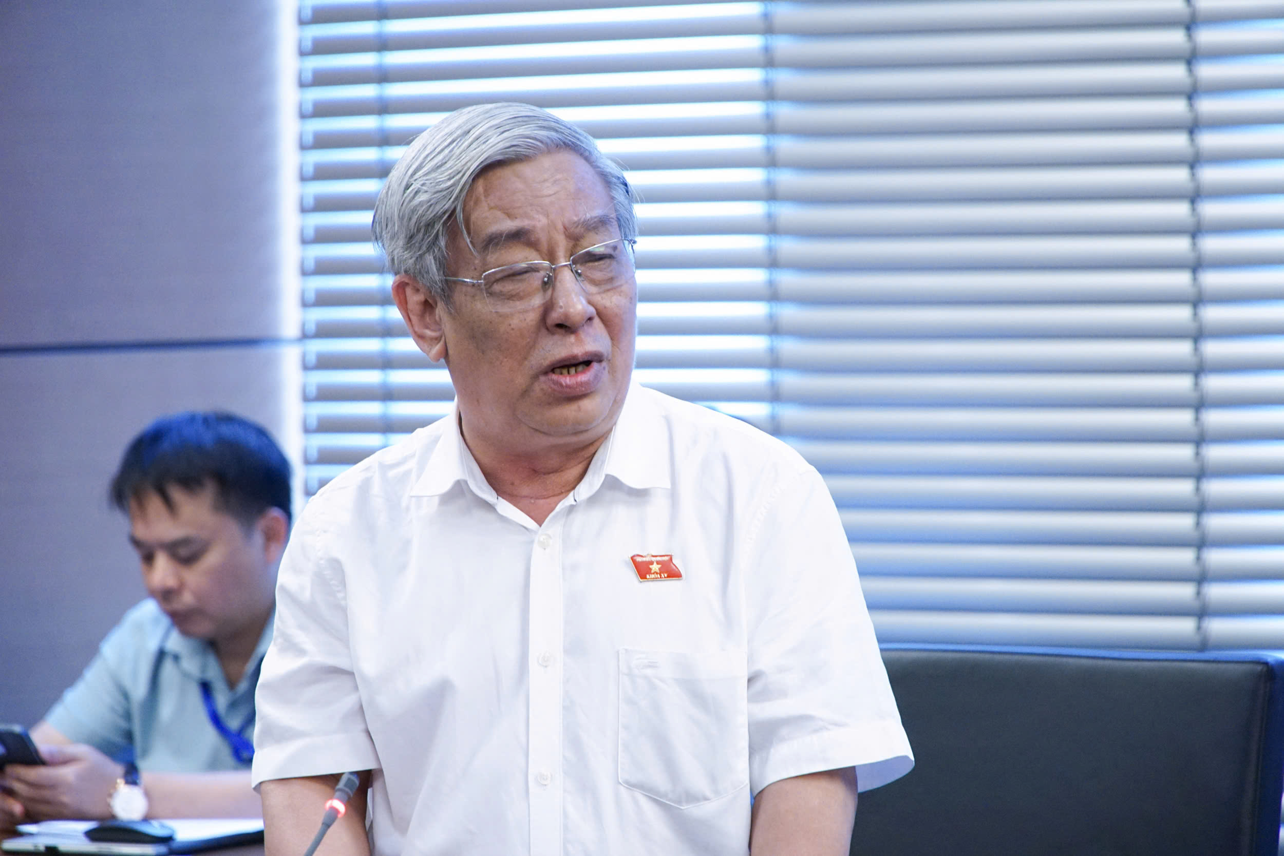 Đại biểu Lê Xuân Thân, đại biểu Quốc hội tỉnh Khánh Hoà phát biểu tại buổi thảo luận tổ. Ảnh: Quốc hội.