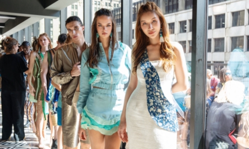 Thời trang Việt có thể vươn ra toàn cầu thông qua phát triển bền vững