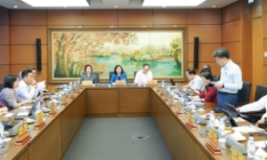 Đổi mới tư duy phát triển, lấy khoa học công nghệ và tăng trưởng xanh làm trụ cột