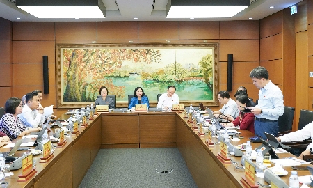Đổi mới tư duy phát triển, lấy khoa học công nghệ và tăng trưởng xanh làm trụ cột