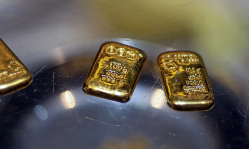 Giá vàng nhảy hơn 100 USD/oz, SPDR Gold Trust mua hơn 11 tấn vàng