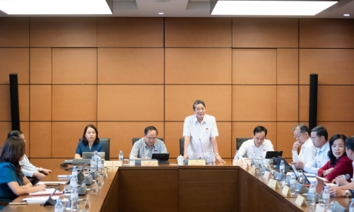 Tăng tốc giải ngân vốn đầu tư, thúc đẩy các động lực tăng trưởng