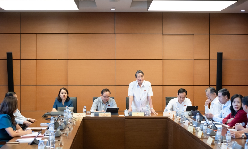 Toàn cảnh phiên họp.