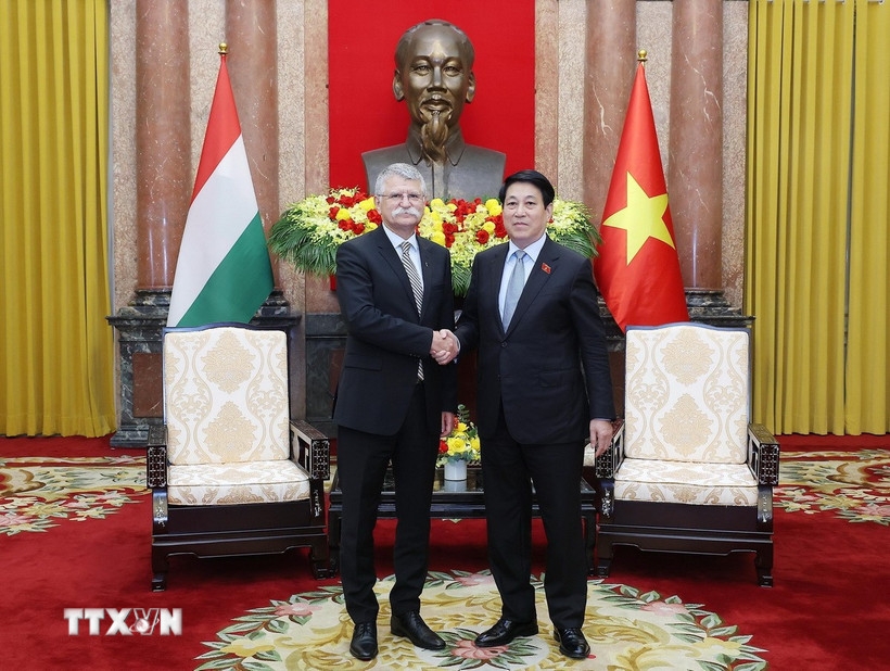 Chủ tịch nước Lương Cường tiếp Chủ tịch Quốc hội Hungary Kover Laszlo. Ảnh: TTXVN.