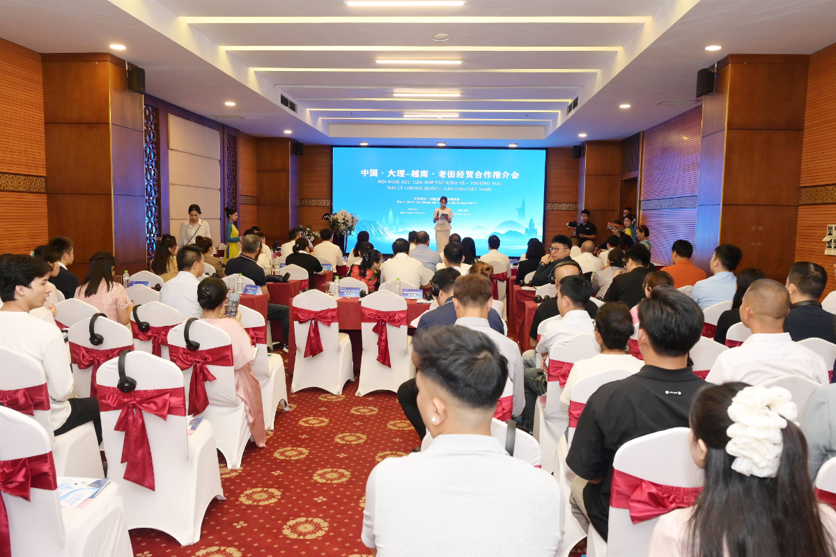 Hội nghị Xúc tiến hợp tác Kinh tế – Thương mại giữa tỉnh Lào Cai (Việt Nam) và Châu Đại Lý ( Trung Quốc). (Ảnh: CTT tỉnh Lào Cai)