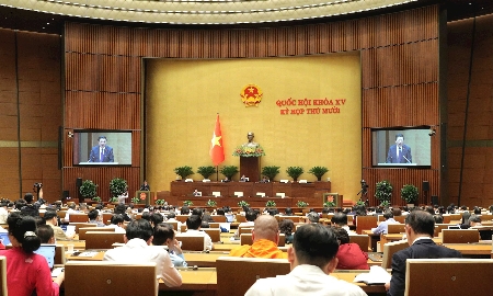 Quang cảnh phiên họp. Ảnh: Hồ Long