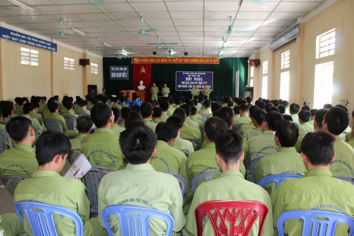 Khuyến khích các cơ quan, doanh nghiệp, các tổ chức trên địa bàn hướng nghiệp, dạy nghề, tạo việc làm cho người nghiện, người bị quản lý sau cai nghiện ma tuý. Ảnh minh họa.