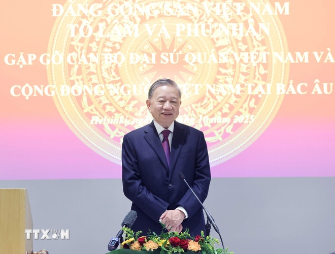 Tổng Bí thư Tô Lâm phát biểu trong buổi gặp gỡ cán bộ Đại sứ quán Việt Nam và cộng đồng người Việt tại Bắc Âu. Ảnh: TTXVN.