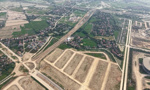 Đấu giá bốn khu 