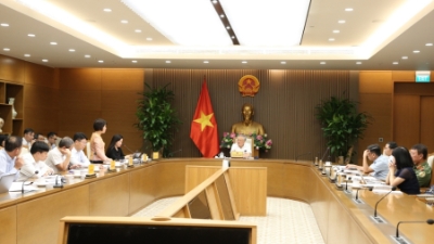 Deputy PM urges finalization of International Financial Center model