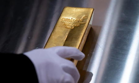 Vàng sụt giá phiên thứ hai liên tiếp, SPDR Gold Trust xả 6 tấn
