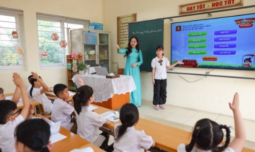 Nghệ An trực tiếp giao 43.000 biên chế giáo viên cho các trường học