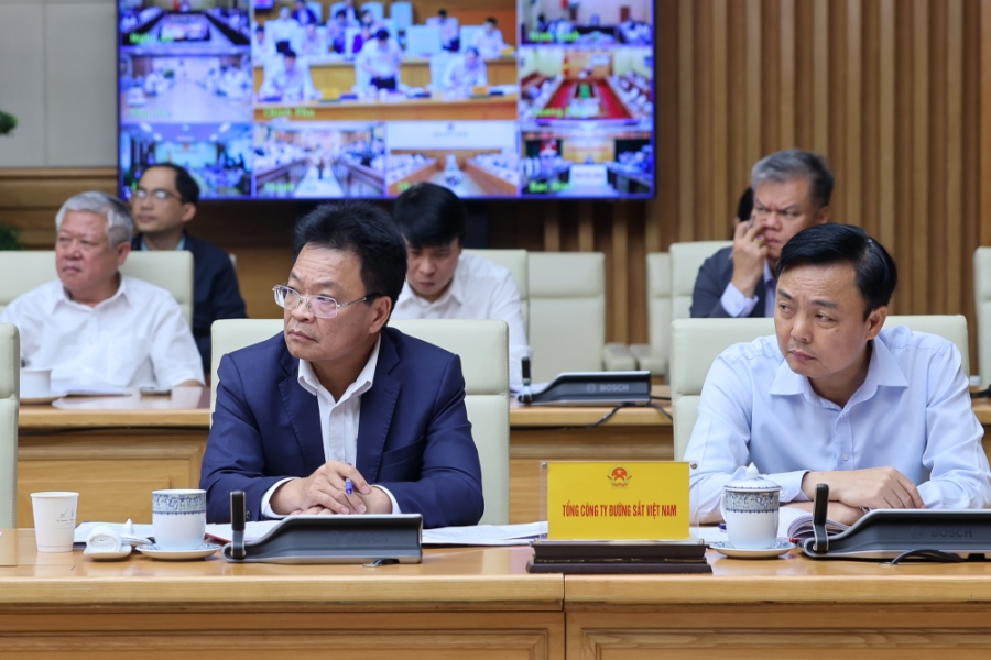 Đại diện các địa phương, cơ quan, doanh nghiệp dự và phát biểu tại phiên họp. Ảnh: VGP/Nhật Bắc
