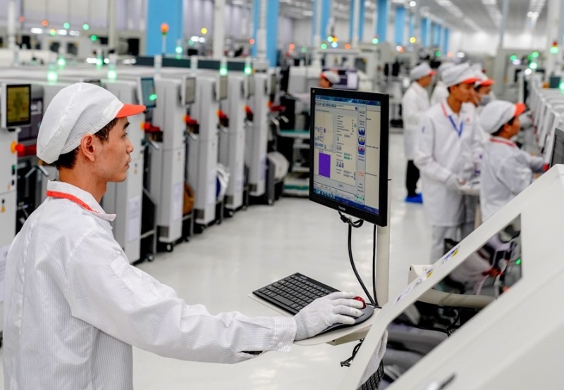 Việt Nam là một trong hai nước có tốc độ ứng dụng robot nhanh nhất khu vực, cũng là những nước tăng mạnh về tỷ trọng xuất khẩu và việc làm trong công nghiệp. Ảnh minh họa