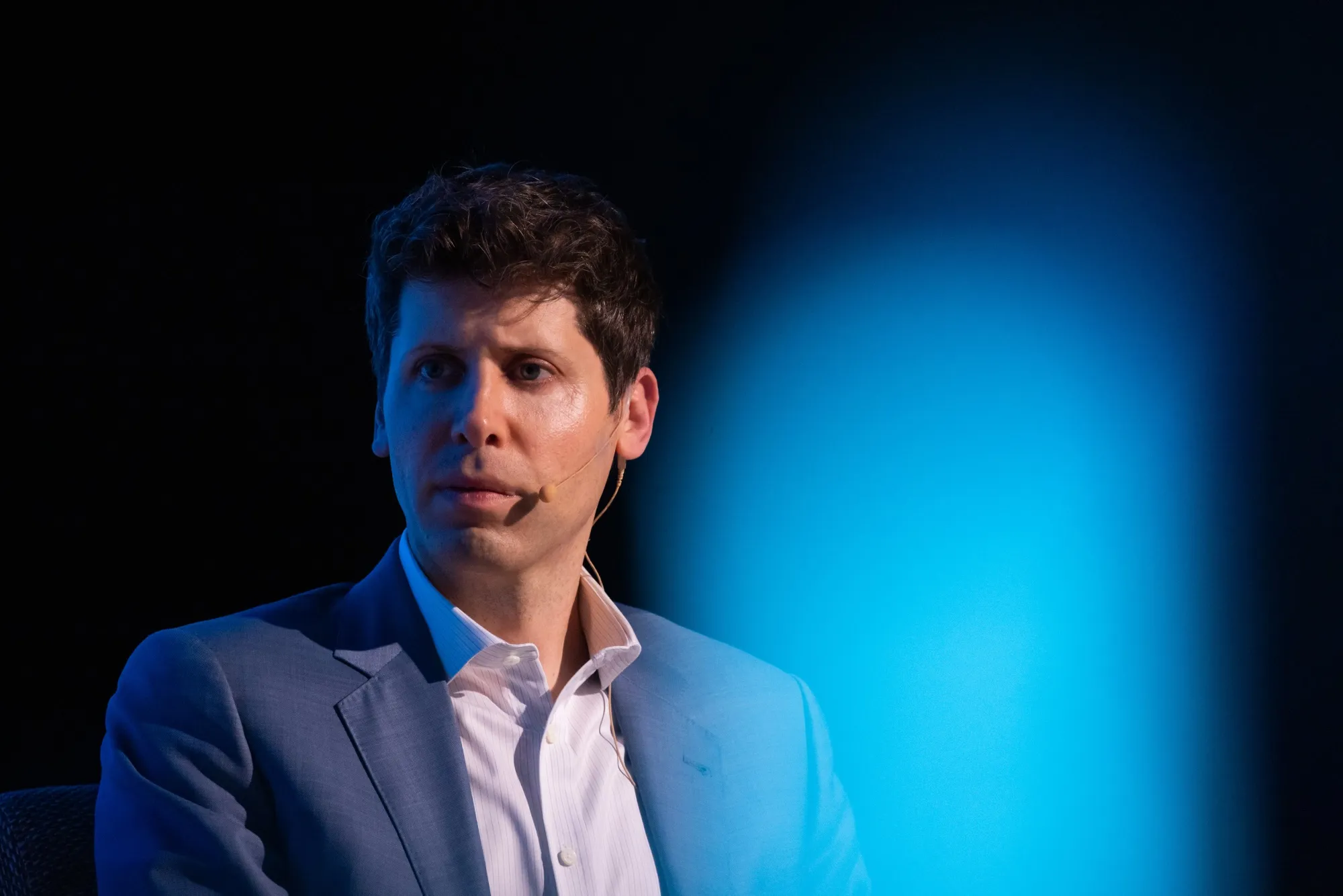 Trong những tháng gần đây, Sam Altman đã củng cố các thỏa thuận trị giá hàng trăm tỷ đô la cho OpenAI với các gã khổng lồ công nghệ bao gồm Nvidia, Oracle và Broadcom. Ảnh: Bloomberg
