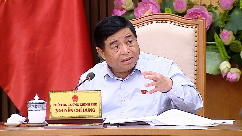 Phó Thủ tướng lưu ý: "Cần xây dựng Nghị quyết đúng tầm một nghị quyết của Bộ Chính trị, nêu bật những vấn đề mấu chốt của SHTT, đồng thời nghiên cứu, cập nhật tình hình quốc tế" - Ảnh: VGP. 
