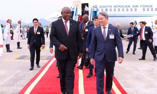 Tổng thống Nam Phi Matamela Cyril Ramaphosa đến Hà Nội, bắt đầu thăm Việt Nam