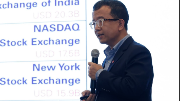 Cần hàng mới để đón dòng tiền mới