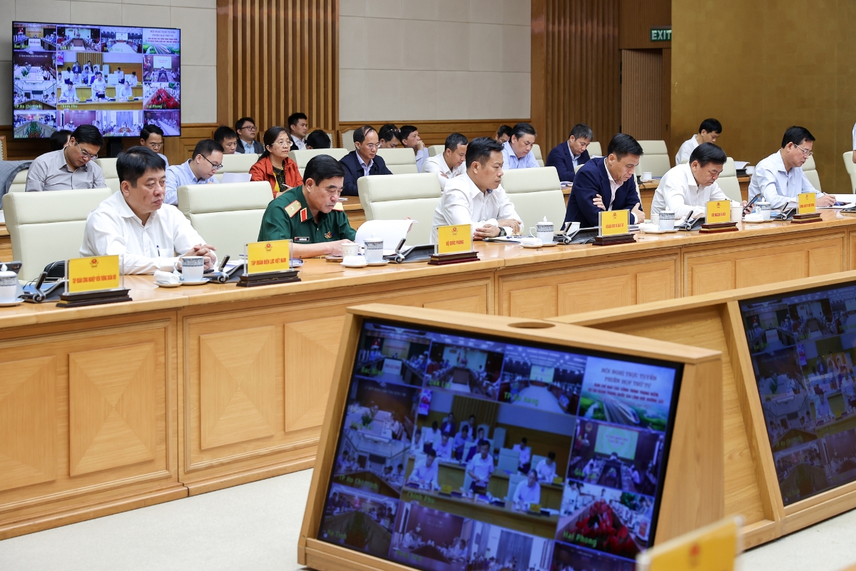 Đại diện các địa phương, cơ quan, doanh nghiệp dự và phát biểu tại phiên họp. Ảnh: VGP/Nhật Bắc