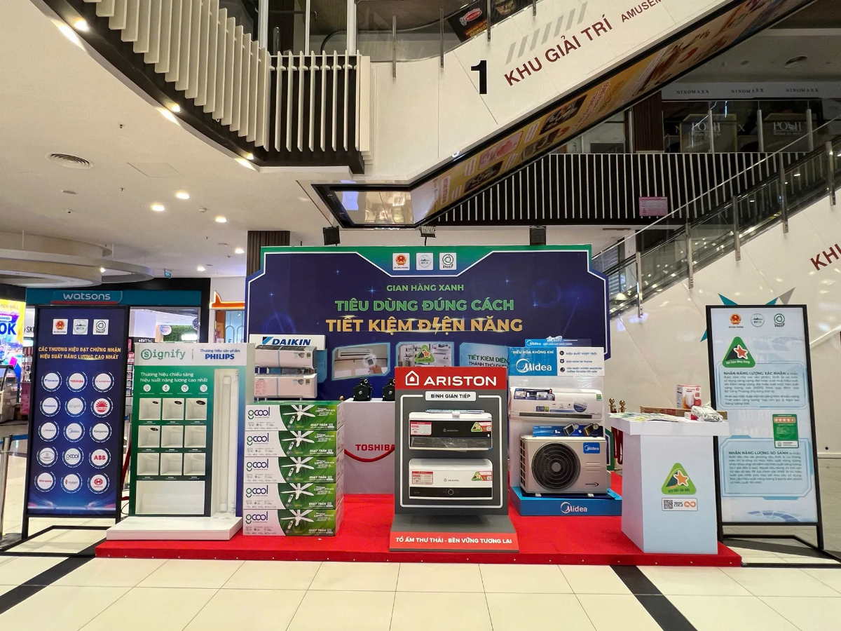 “Gian hàng Xanh: Tiêu dùng đúng cách – Tiết kiệm điện năng” tại các trung tâm thương mại&nbsp;Hà Nội, Đà Nẵng và TP.HCM.