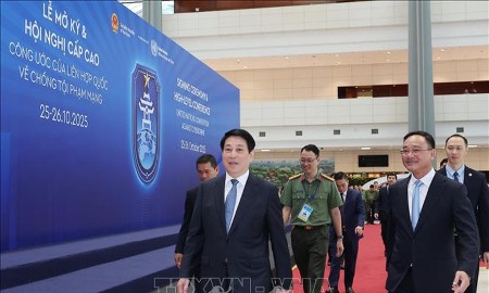 Chủ tịch nước Lương Cường kiểm tra buổi tổng duyệt Lễ mở ký Công ước Hà Nội