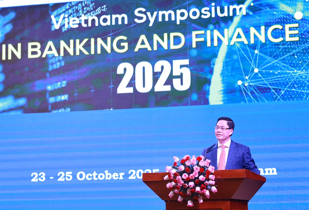 PGS.TS Bùi Hữu Toàn, Bí thư Đảng ủy, Chủ tịch Hội đồng Học viện Ngân hàng (BAV), phát biểu khai mạc hội nghị.