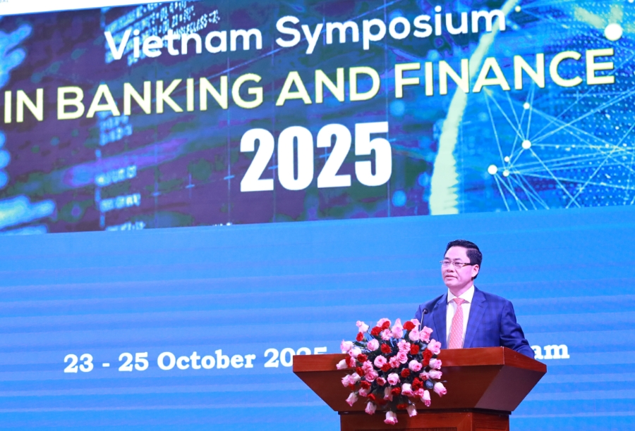 PGS.TS Bùi Hữu Toàn, Bí thư Đảng ủy, Chủ tịch Hội đồng Học viện Ngân hàng (BAV), phát biểu khai mạc hội nghị.