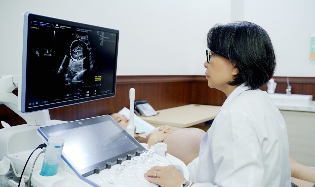 Chuyên khoa Y học bào thai khuyến cáo, việc khám thai đúng lịch và siêu âm đầy đủ các mốc quan trọng có ý nghĩa quyết định trong việc phát hiện sớm bất thường.