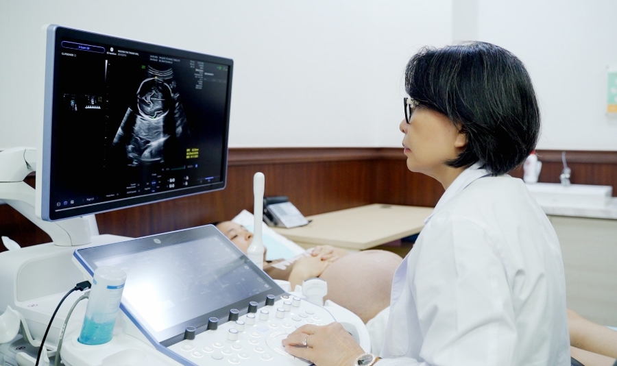 Chuyên khoa Y học bào thai khuyến cáo, việc khám thai đúng lịch và siêu âm đầy đủ các mốc quan trọng có ý nghĩa quyết định trong việc phát hiện sớm bất thường.