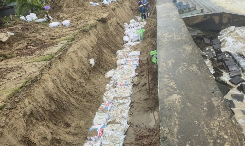 Thanh Hóa: Khu du lịch Hải Tiến cầu cứu trước tình trạng sạt lở ngày càng nghiêm trọng