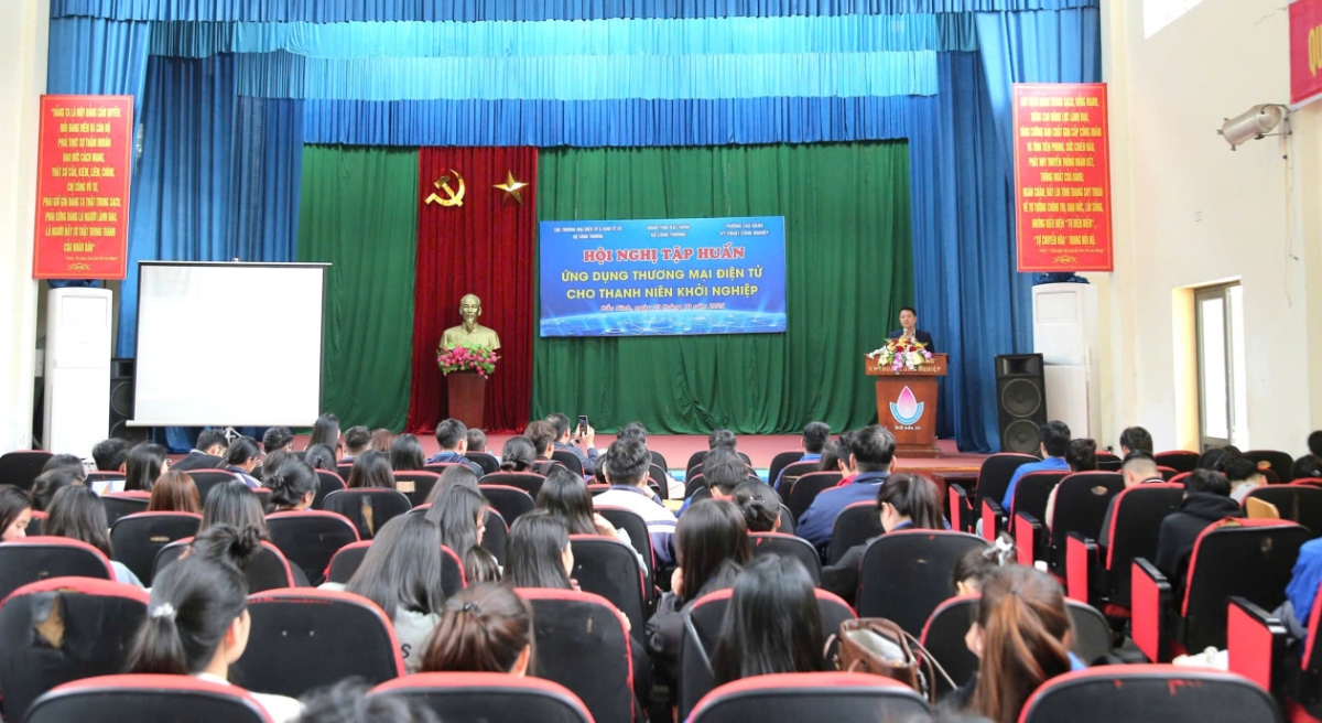 Toàn cảnh hội nghị tập huấn.