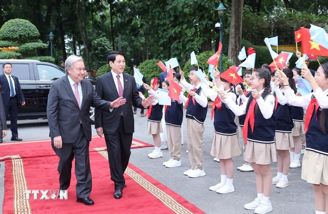 Chủ tịch nước Lương Cường và Tổng Thư ký Liên hợp quốc António Guterres. Ảnh: TTXVN. 