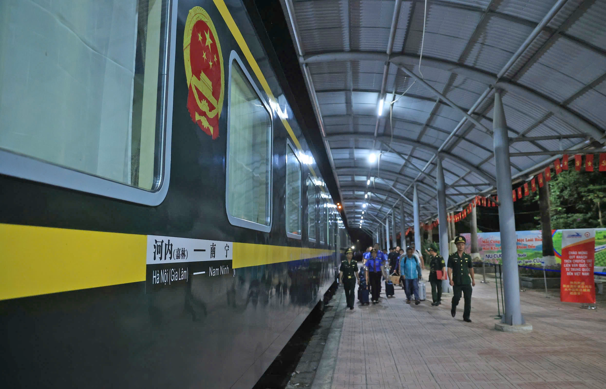 Chuyến tàu liên vận Việt - Trung đã hoạt động trở lại sau 5 năm tạm dừng do đại dịch.