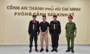 Vụ Ngân 98 sản xuất, buôn bán hàng giả: Bắt thêm ca sĩ Lương Bằng Quang