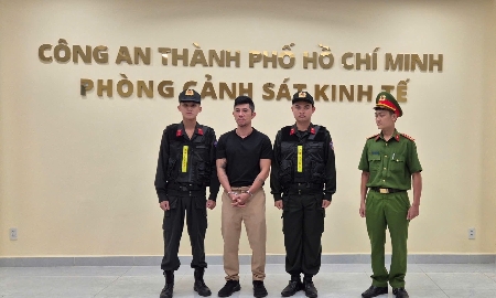 Vụ Ngân 98 sản xuất, buôn bán hàng giả: Bắt thêm ca sĩ Lương Bằng Quang