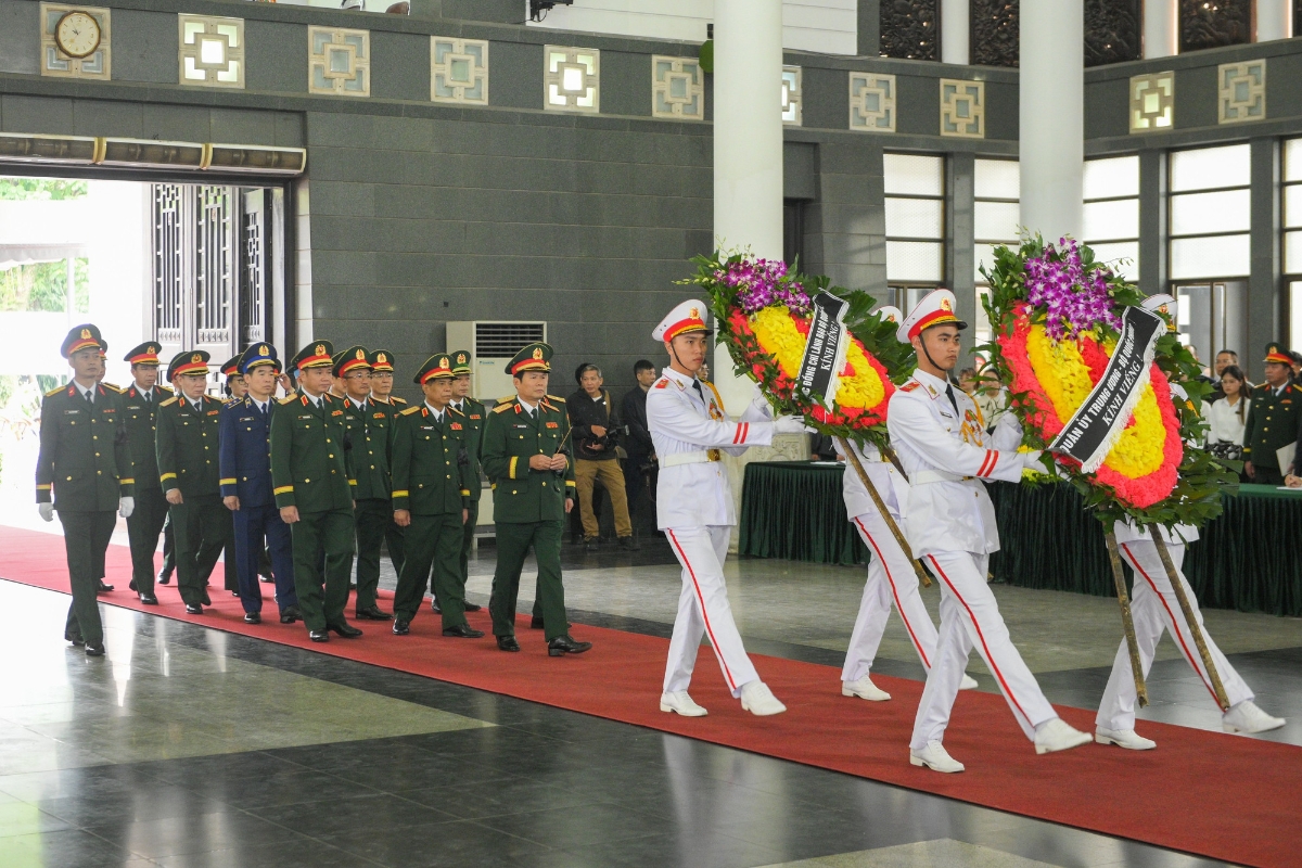 Đoàn Quân ủy Trung ương - Bộ Quốc phòng vào viếng đồng chí Trần Phương