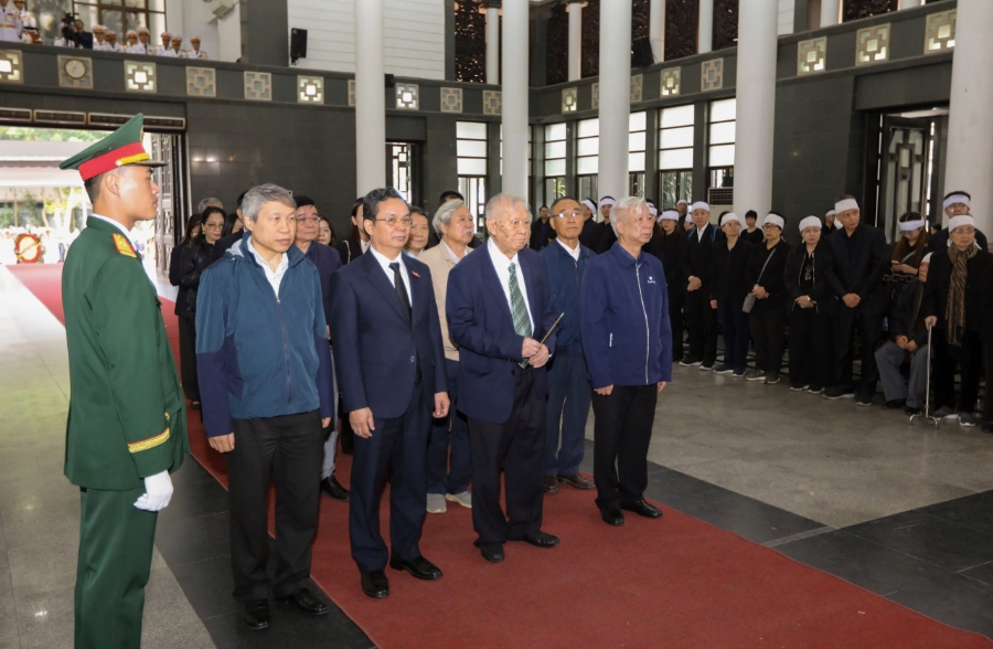 Đoàn Hội Khoa học Kinh tế Việt Nam, Chi bộ Cơ quan Hội Khoa học Kinh tế Việt Nam, Tạp chí Kinh tế Việt Nam vào viếng GS. Trần Phương