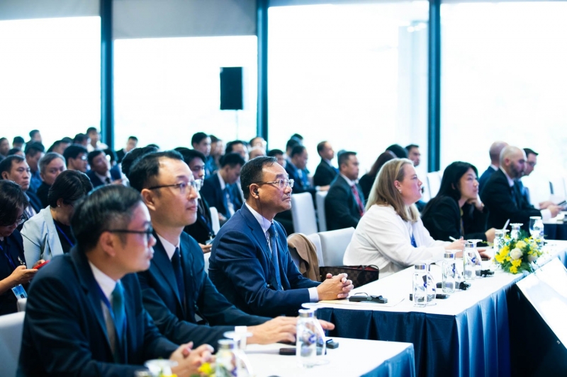 Các đại biểu tham dự Toạ đàm cấp cao.