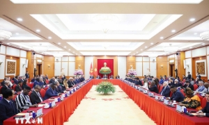 Tổng Bí thư tiếp Trưởng đoàn các nước tham dự Lễ mở ký Công ước Hà Nội