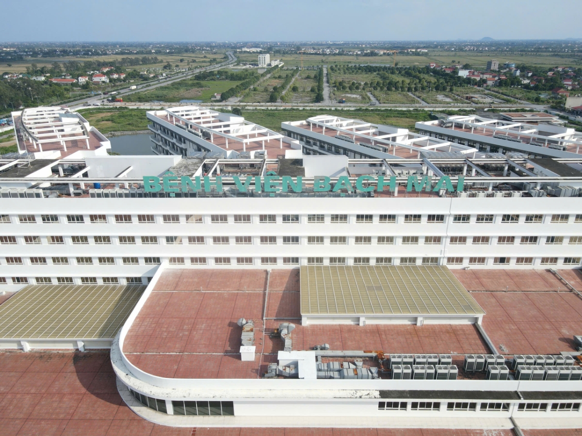 Cơ sở 2 Bệnh viện Bạch Mai được định hướng trở thành trung tâm y tế đa khoa hiện đại, chuyên sâu ở các lĩnh vực như tim mạch, ung bướu, thận – tiết niệu, hô hấp và nội khoa.