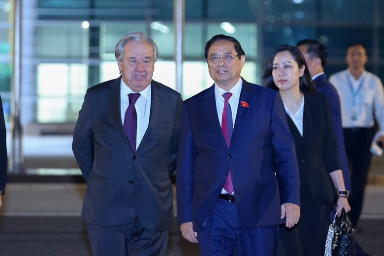 Thủ tướng Phạm Minh Chính cùng Đoàn đại biểu Việt Nam và Tổng Thư ký Liên Hợp Quốc António Guterres rời Thủ đô Hà Nội lên đường tới Malaysia tham dự Hội nghị Cấp cao ASEAN lần thứ 47 và các hội nghị cấp cao liên quan từ ngày 25 đến ngày 28/10/2025 -Ảnh: VGP