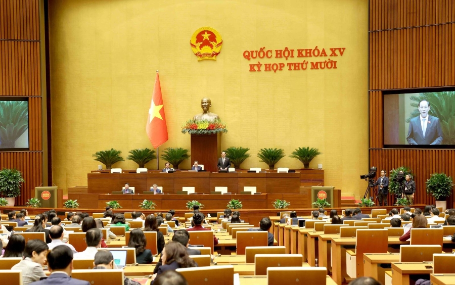 Sáng 25/10, Quốc hội đã phê chuẩn bổ nhiệm 3 Bộ trưởng của ba Bộ : Ngoại giao, Nội vụ, Nông nghiệp và Môi trường.