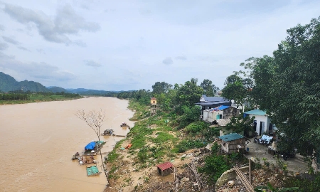 Thanh Hóa: Bờ sông Chu sạt lở nghiêm trọng, uy hiếp an toàn hàng trăm hộ dân