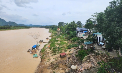 Thanh Hóa: Bờ sông Chu sạt lở nghiêm trọng, uy hiếp an toàn hàng trăm hộ dân 