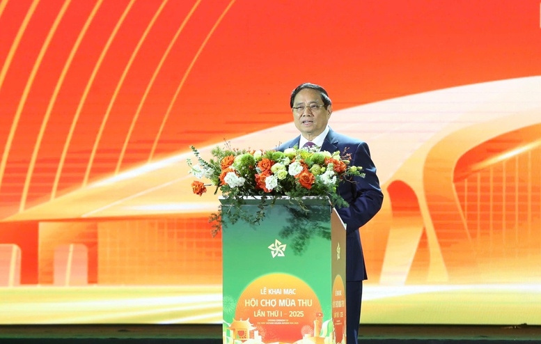 Thủ tướng phát biểu khai mạc&nbsp;Hội chợ Mùa Thu lần thứ nhất – 2025. Ảnh: VGP.