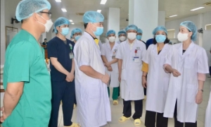 Bộ Y tế trao bằng khen cho 4 điều dưỡng dũng cảm bảo vệ bệnh nhân
