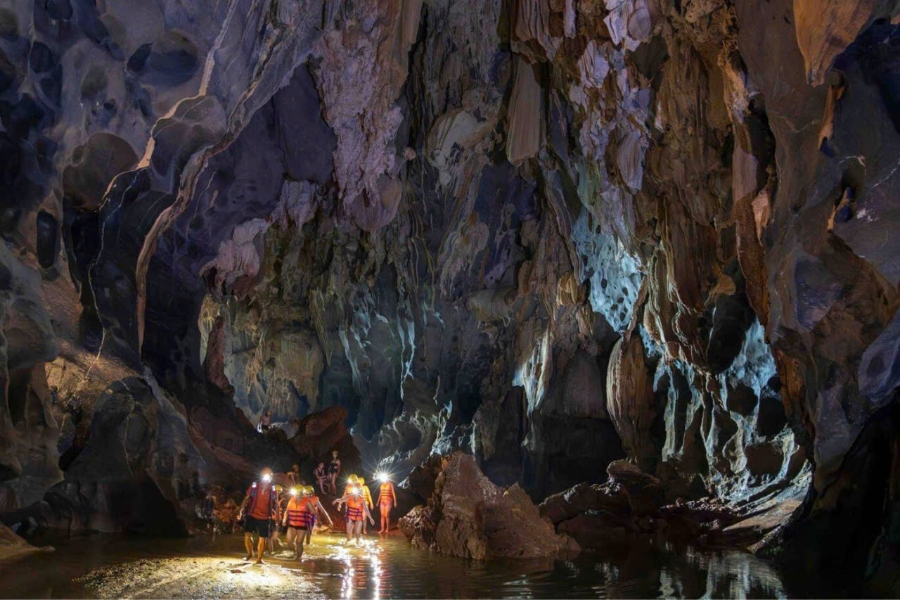 Hang Tối