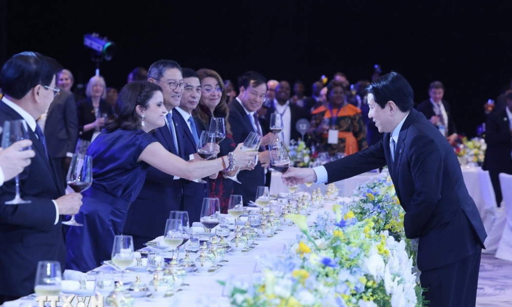 Chủ tịch nước Lương Cường chủ trì chiêu đãi các đoàn tham dự Lễ mở ký Công ước Hà Nội. Ảnh: TTXVN