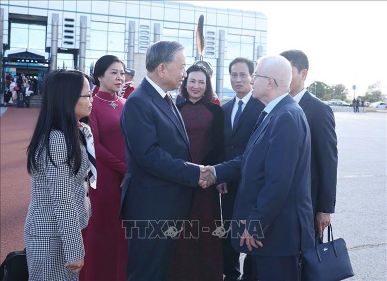 Tổng Bí thư Tô Lâm và Phu nhân rời thủ đô Sofia, kết thúc tốt đẹp chuyến thăm chính thức Cộng hòa Bulgaria - Ảnh: TTXVN