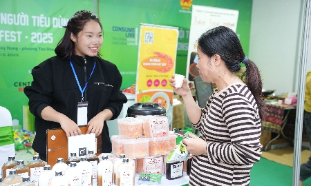 Người tiêu dùng quyết định sự phát triển của doanh nghiệp.